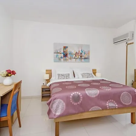 Atraktivna Vila Villa