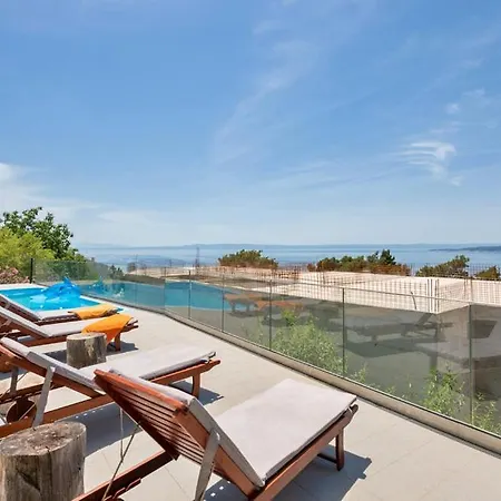 Atraktivna Vila Villa