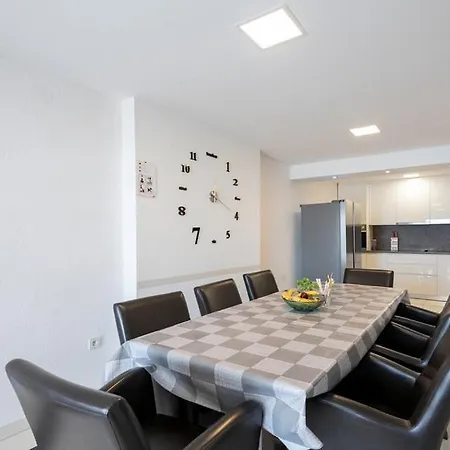 Atraktivna Vila Villa Brela